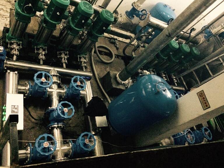 �ߌ�סլ׃�l��ˮ�O��Ĺ�ˮ�ܵ���β��ã�